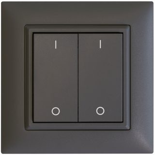 1086228