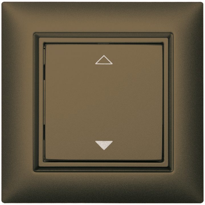 1086310
