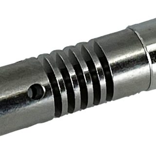 1095608